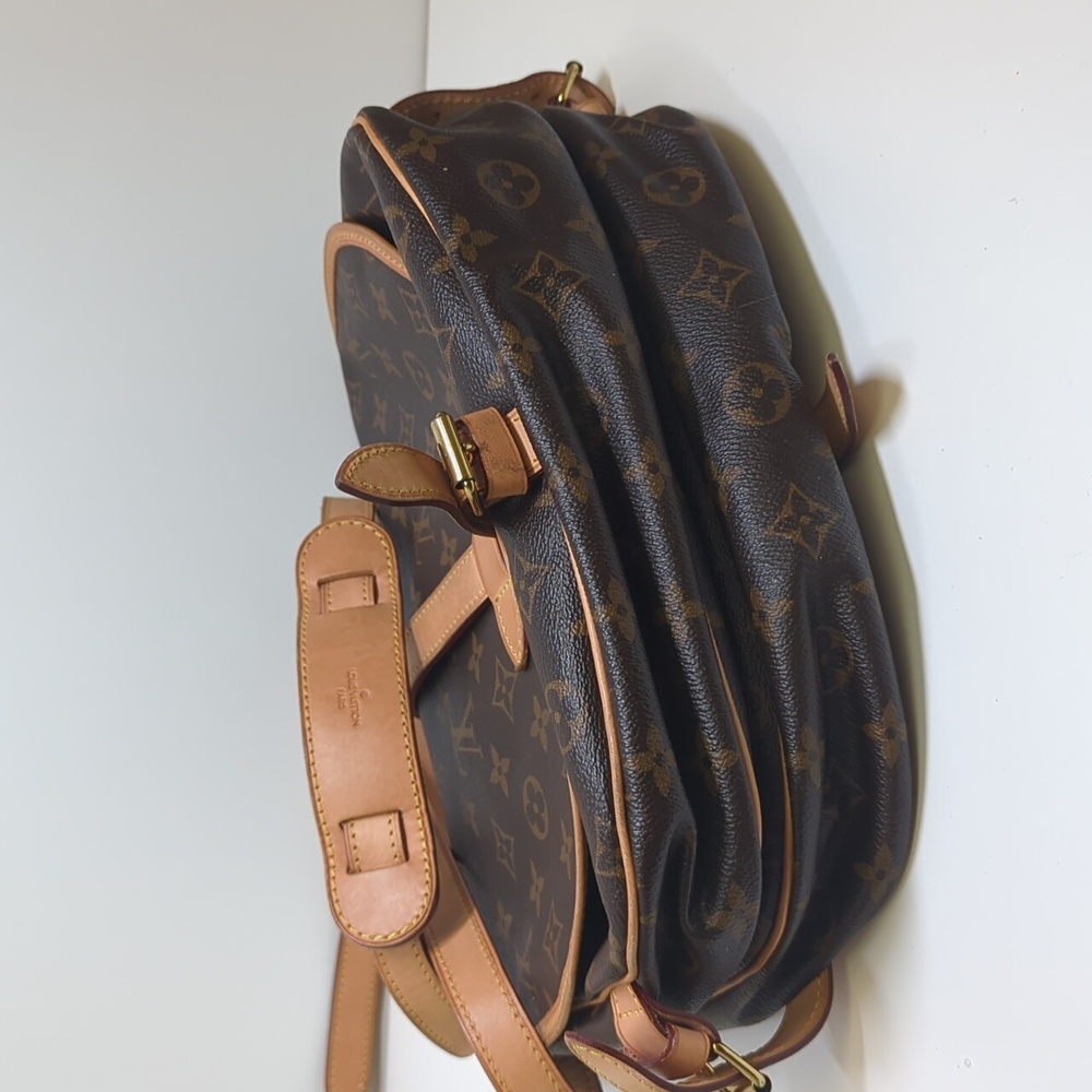 LOUIS VUITTON Monogram Saumur 30  Canvas Crossbody Bag Brown - Picture 16 of 17